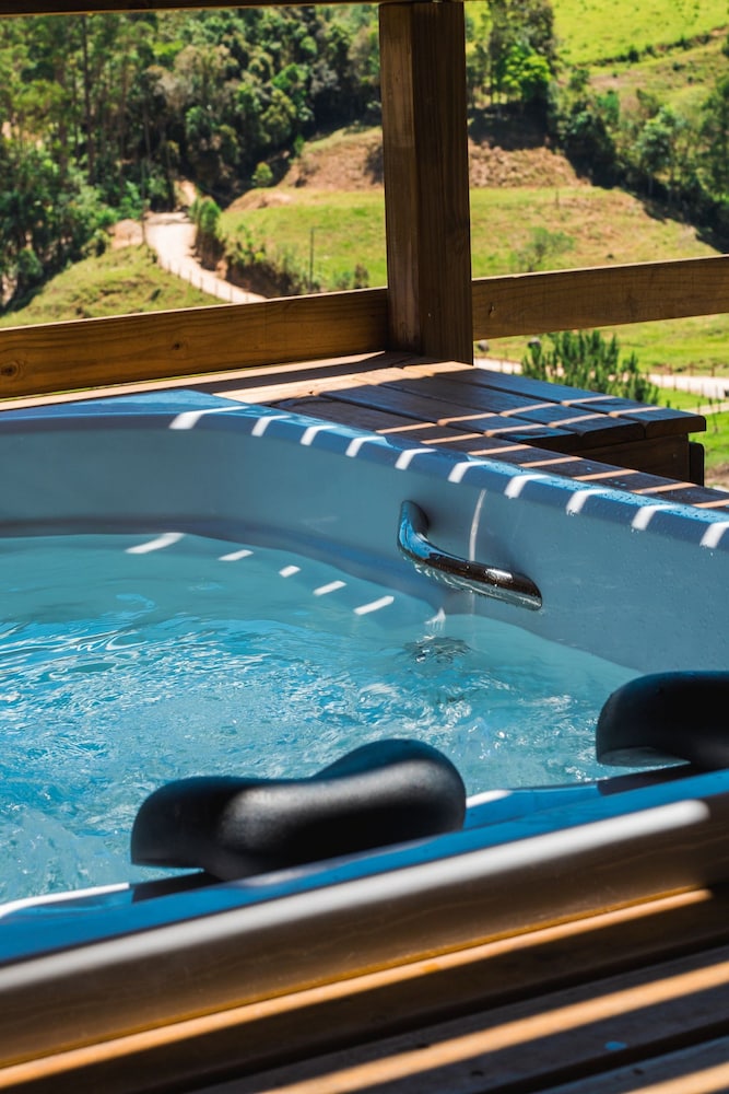 Prana Chalé com Hidromassagem na Serra