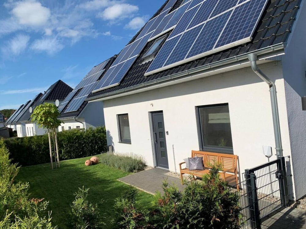 Haus Seeblick Modern Retreat