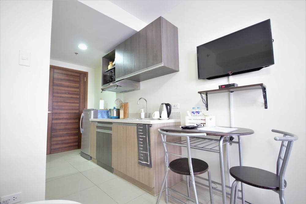 Cebu Vacations - Versteeg Vacations - Horizons 101 - Property Image 10