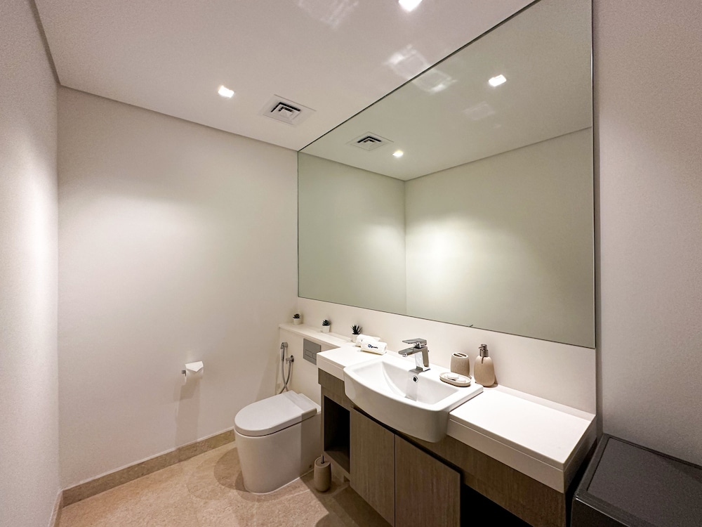 HiGuests - The Sterling by Omniyat photo 4
