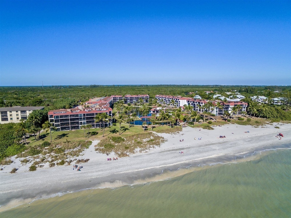 Pointe Santo Condos by Dream Vacation Rentals
