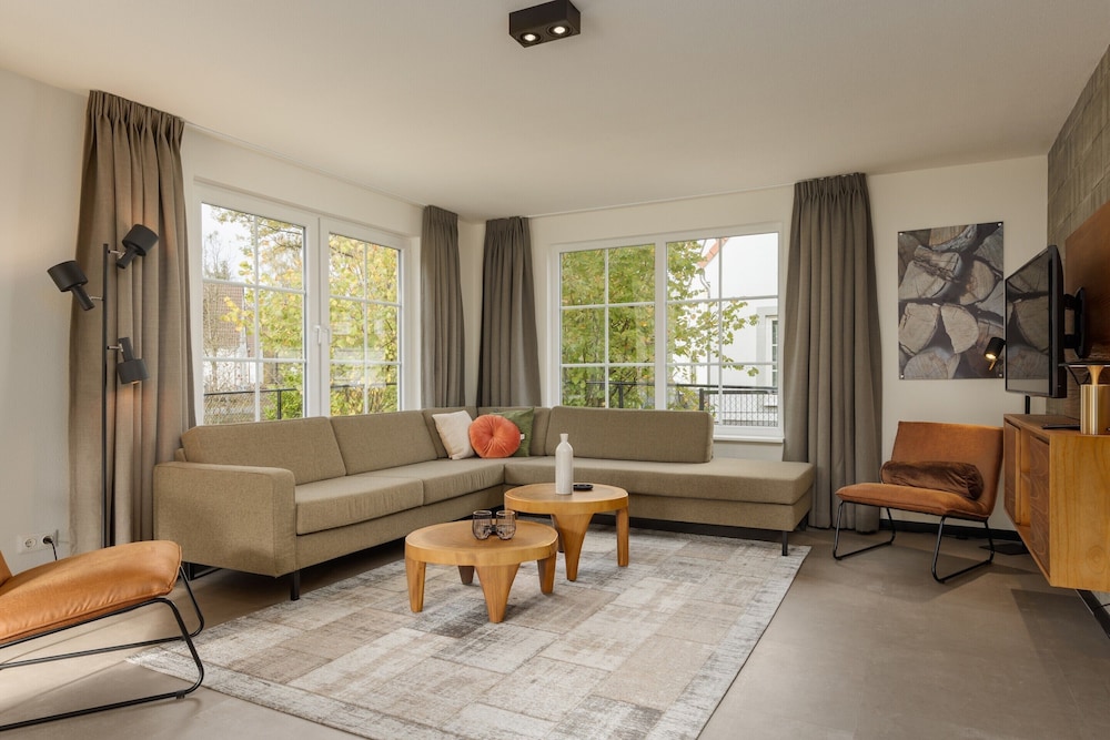 Scenic Villa Retreat With Pets