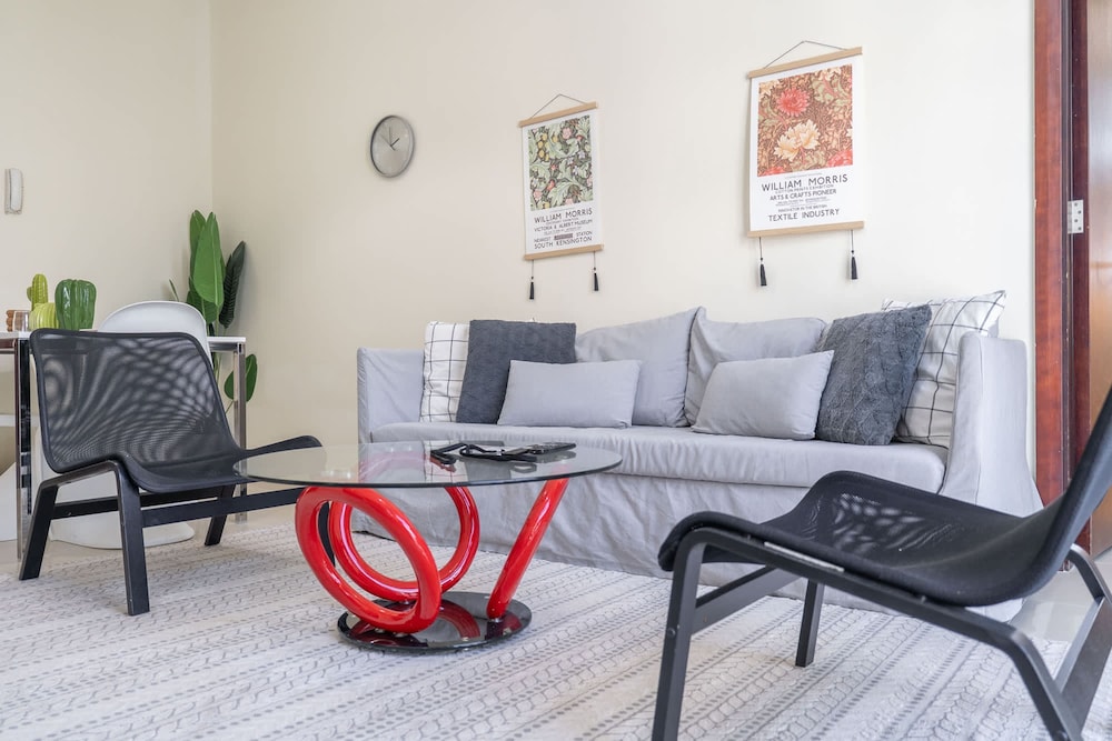 Lovely and Spacious 1BR in DEC Tower Near Marina Walk