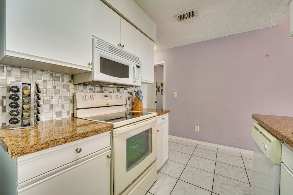 4 Mi to Wdw: Condo w/ Family-friendly Perks!