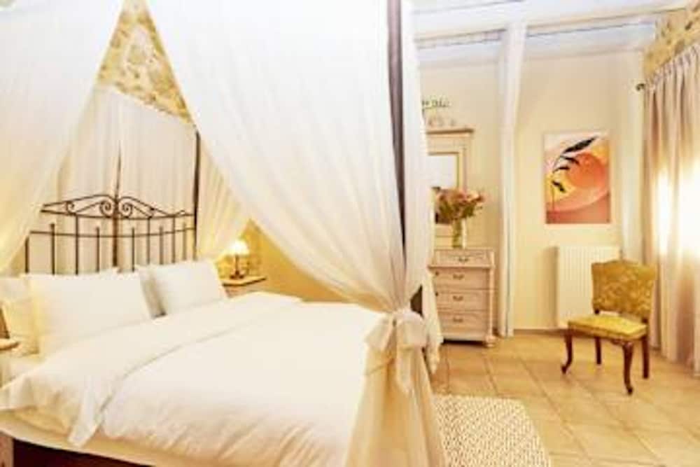 Arhontiko Arhanes - Cretan Getaway With Pool