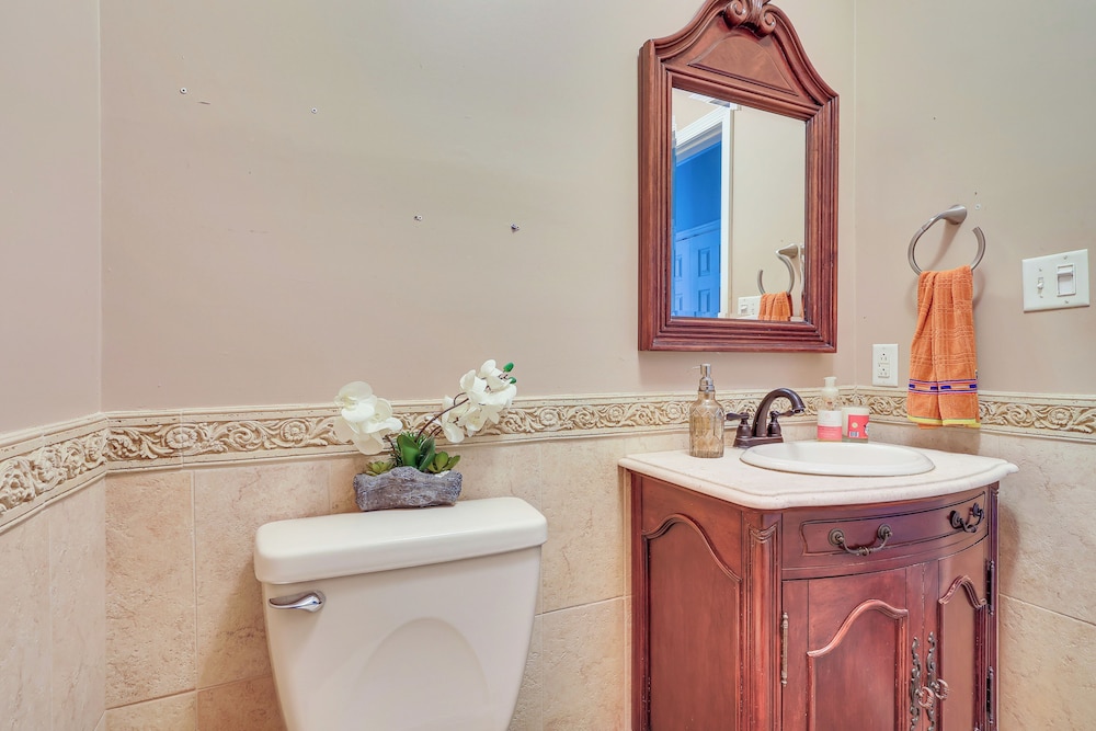 Hot Tub & Pool: Family Home 5 Mi to Princeton!