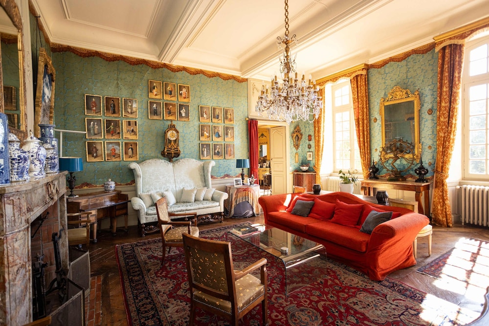 18th Century Ch Teau With Stunning Pool Gardens