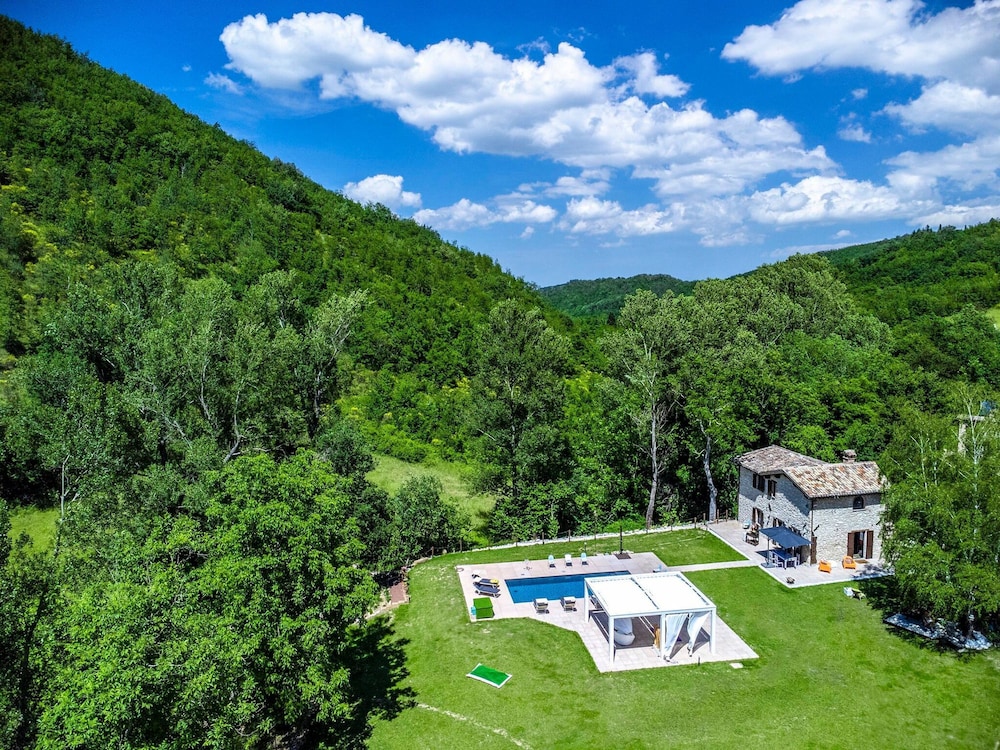 Casalino Galassi 4 2 by Marche Holiday Villas