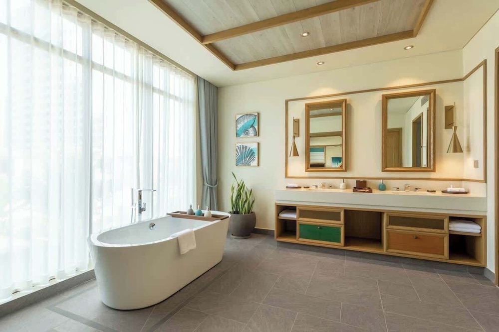 Luxe 3BR Villa: Private Pool & Resort Perks!