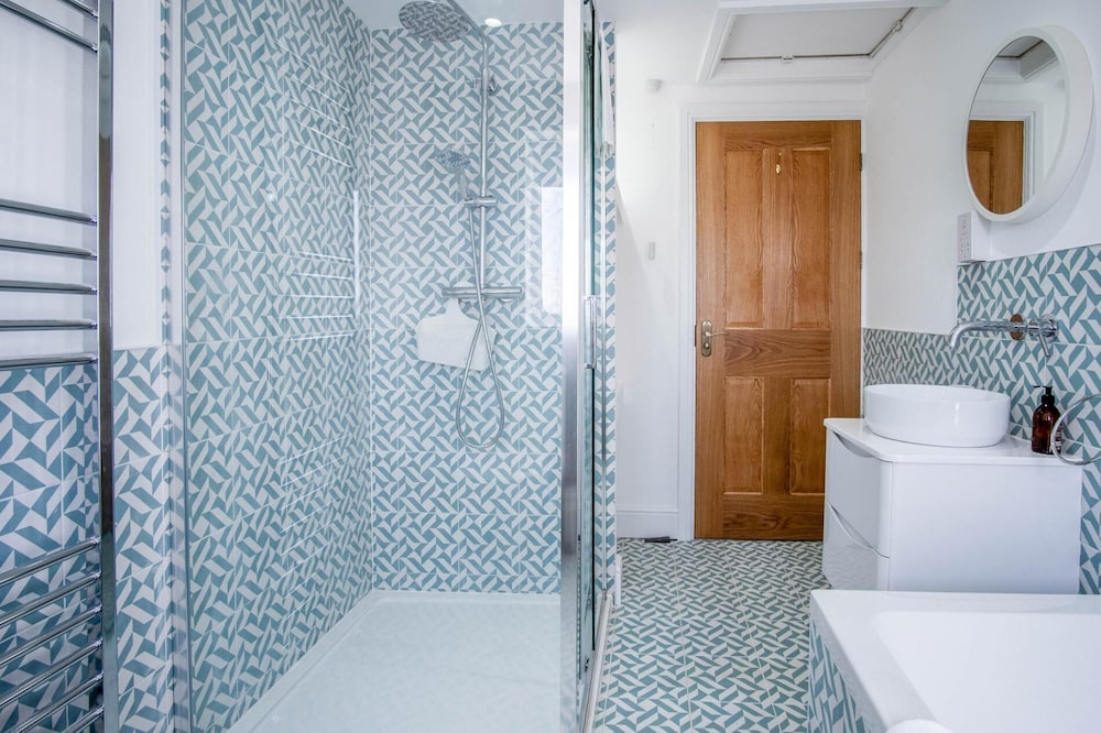 Woodville Road - 2 Bedroom House - Mumbles