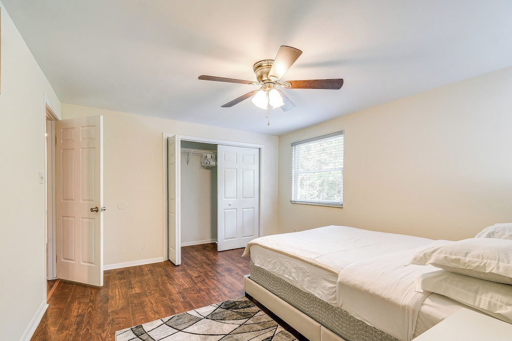 3 Mi to Dtwn Cary: Family Home w/ Deck!