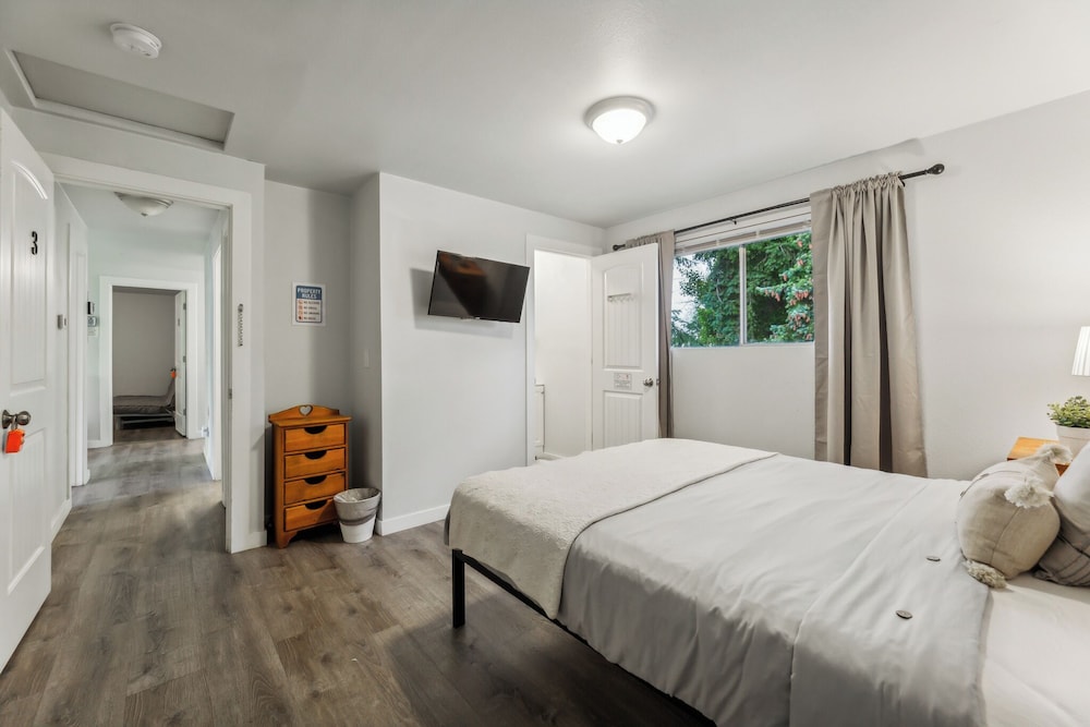 Rainier Guesthouse - Walk to Metro