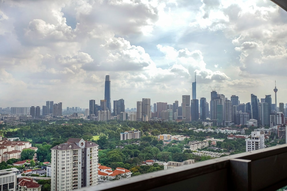 Novo Suites @ Jalan Ampang Skypool