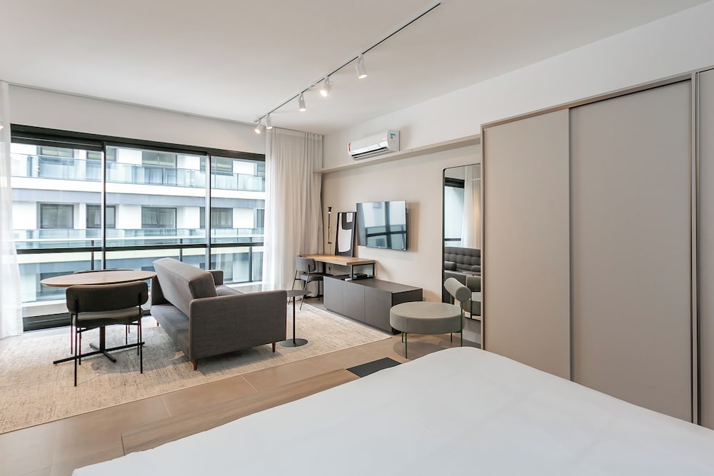 Studios Tower by Viva - Prédio com piscina e estacionamento no centro de Floripa