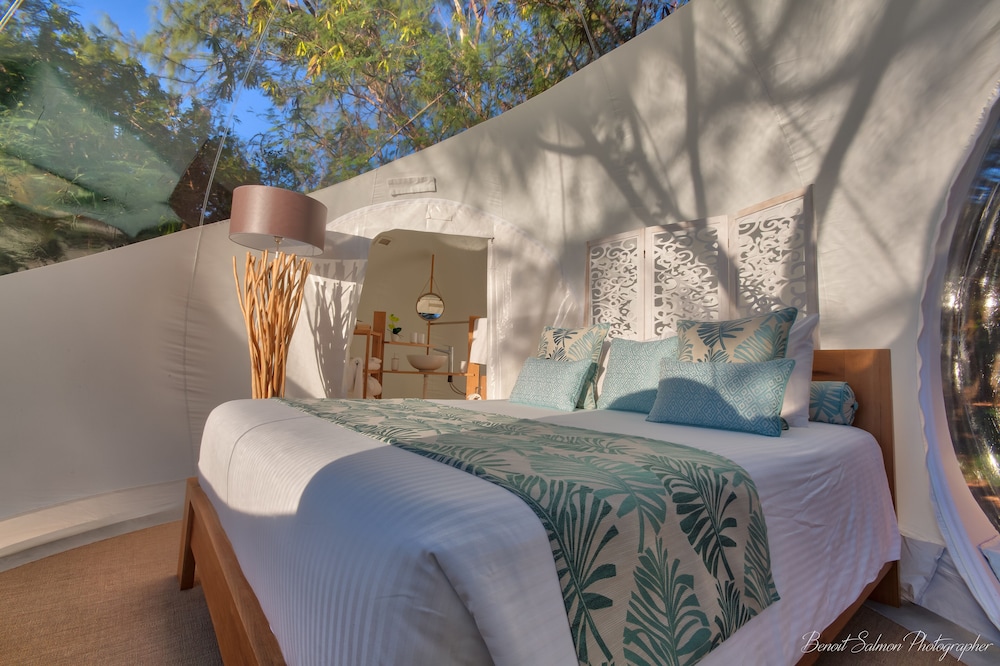 Bubble Lodge Ile aux Cerfs Island 8