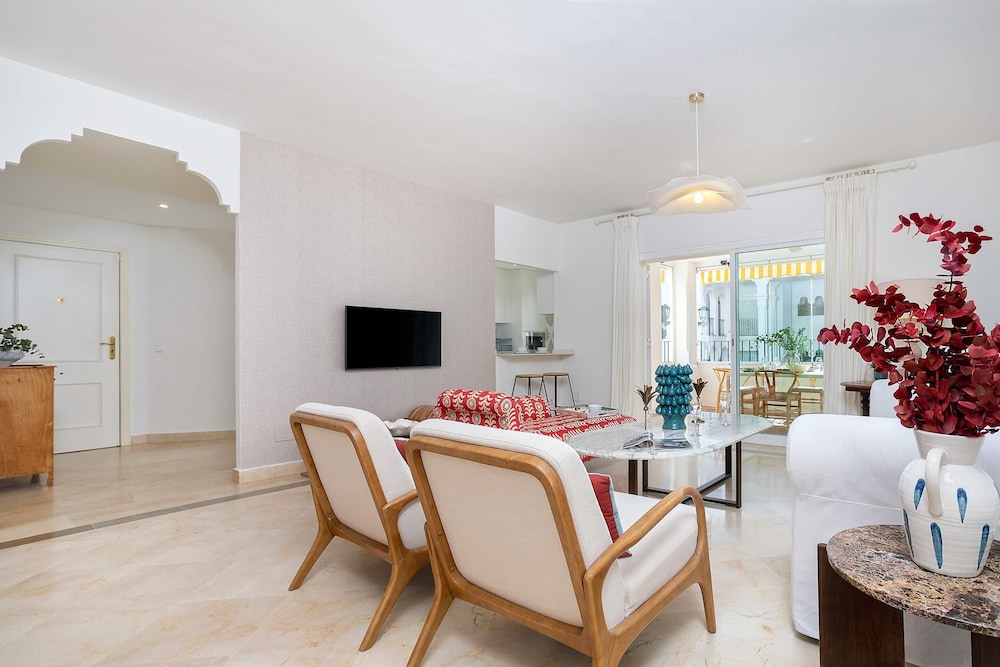 Bright&exclusive 3BD Apartment Estepona. El Presidente