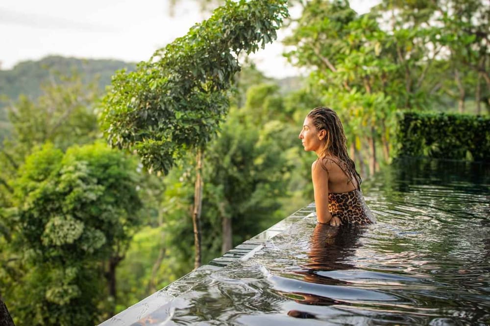 w Amazing 6BR Villa w Swimming Pool in Costa Rica