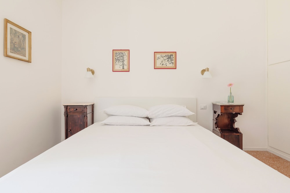 Bright And Spacious Family Apartment In Parioli