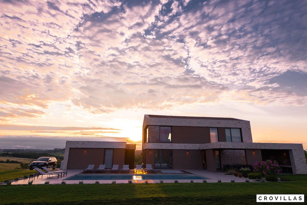 Villa Sanpadeo Nearby Novigrad - Crovillas