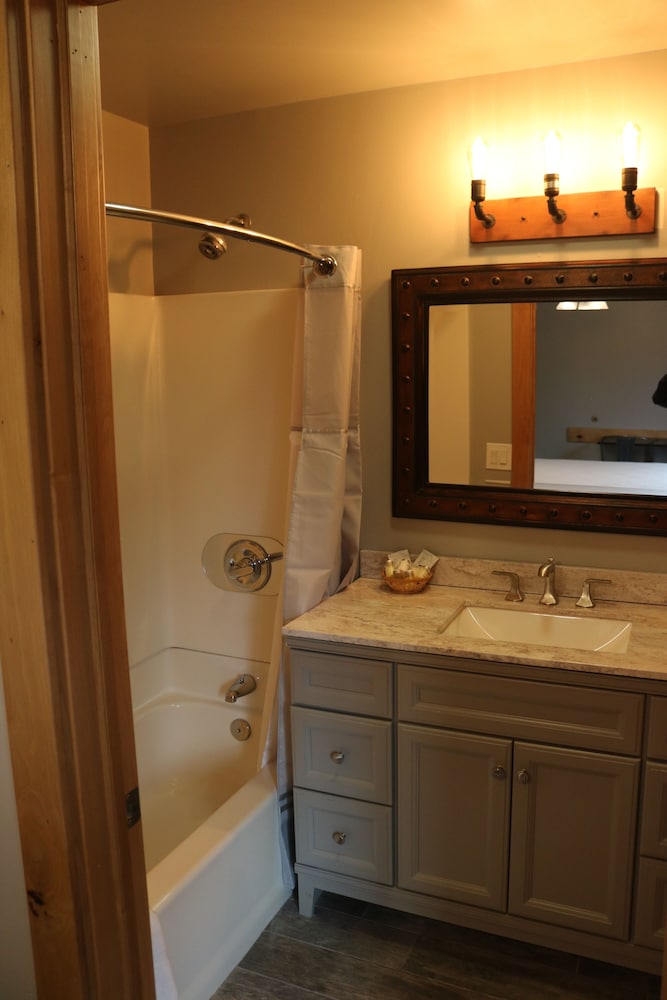 Columbine Inn