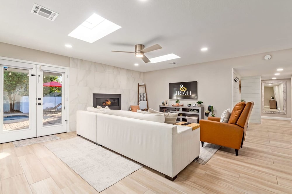 Citrus Grove Heated Pool Putt Grn Gameroom