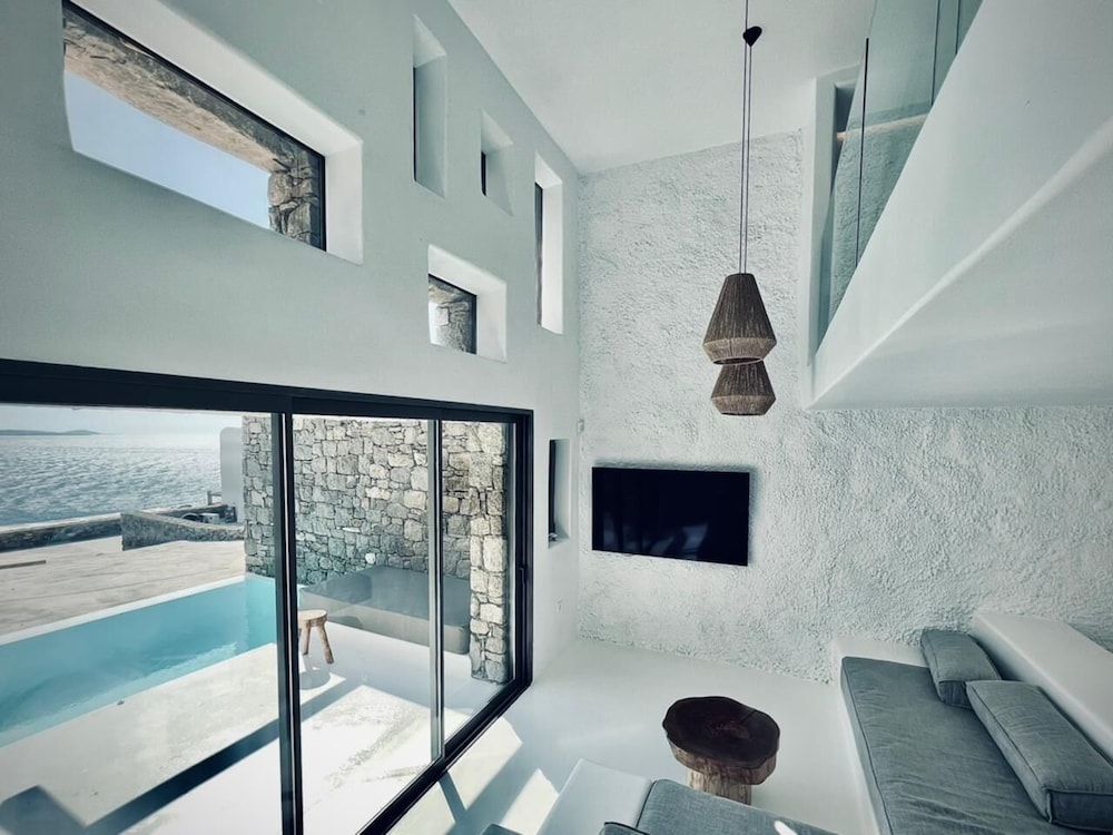 Ria Mar Villas & Suites by Live&Travel