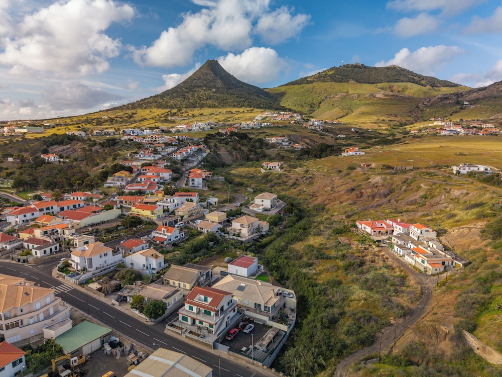 Simões Apartment by HR Madeira