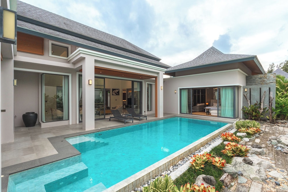 3BR Villa Pool Near Top Beaches V229
