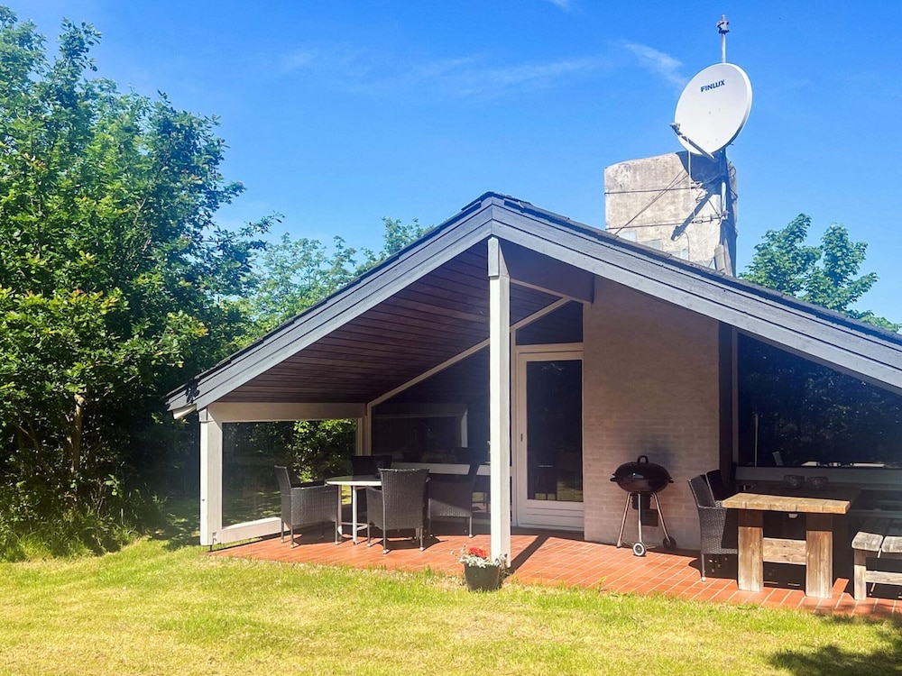 6 Person Holiday Home in Jerup