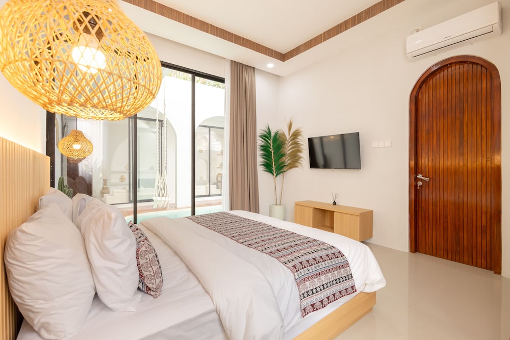 Stylish 3BR Villa La Greesa by OriVista