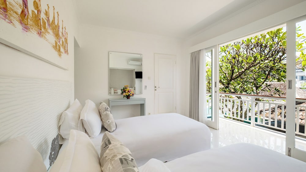 Villa Alun by Villa Finder