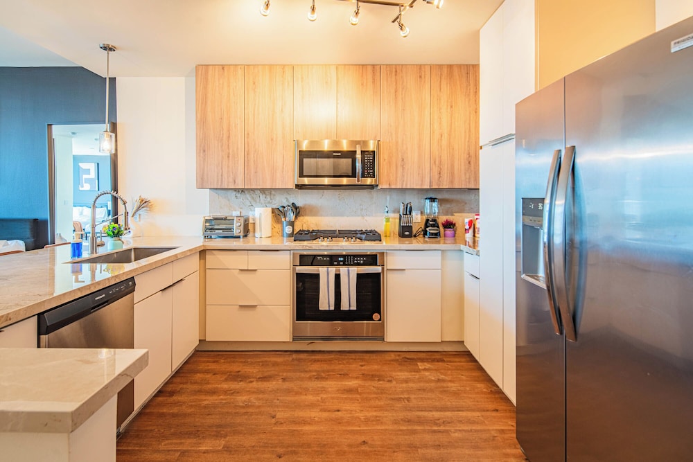 ROVE LIVING/KL - 44 Monroe
