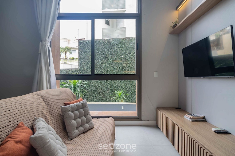 YHD - Condominium With Pool Near Ufsc Located in Carvoeira, This Condominium is an Excellent Choi