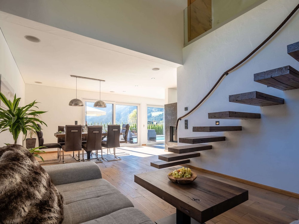 Chalet in Neukirchen by Wildkogel Ski Slopes view 3