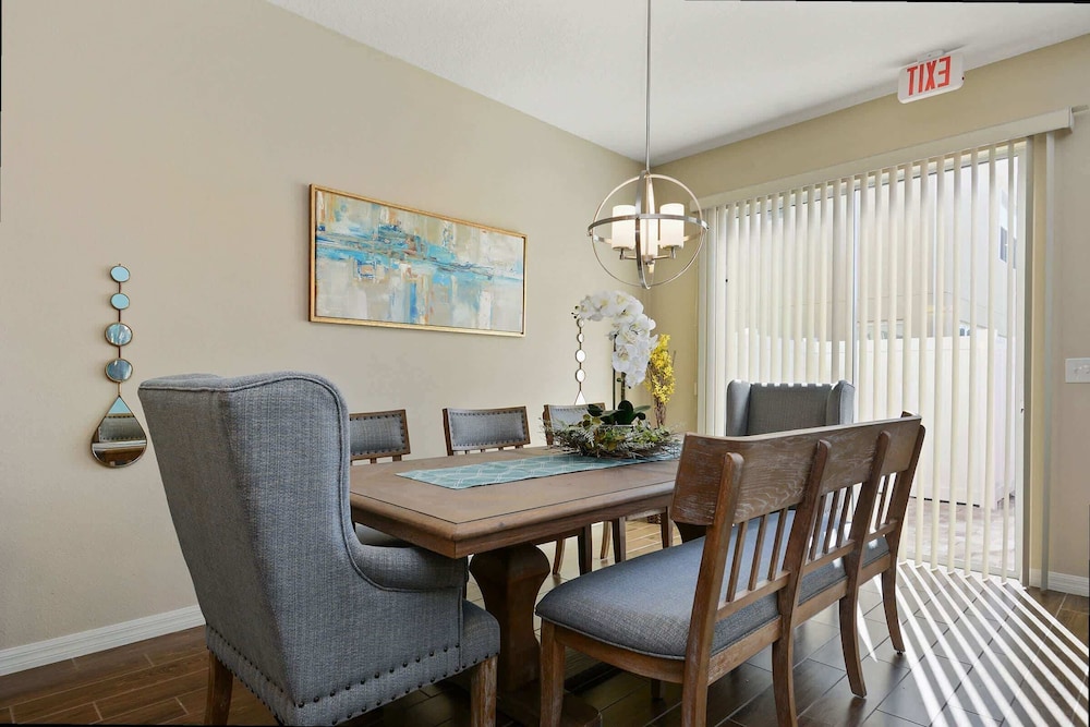 Resort-style 4BR Home Gated Community Near Disney