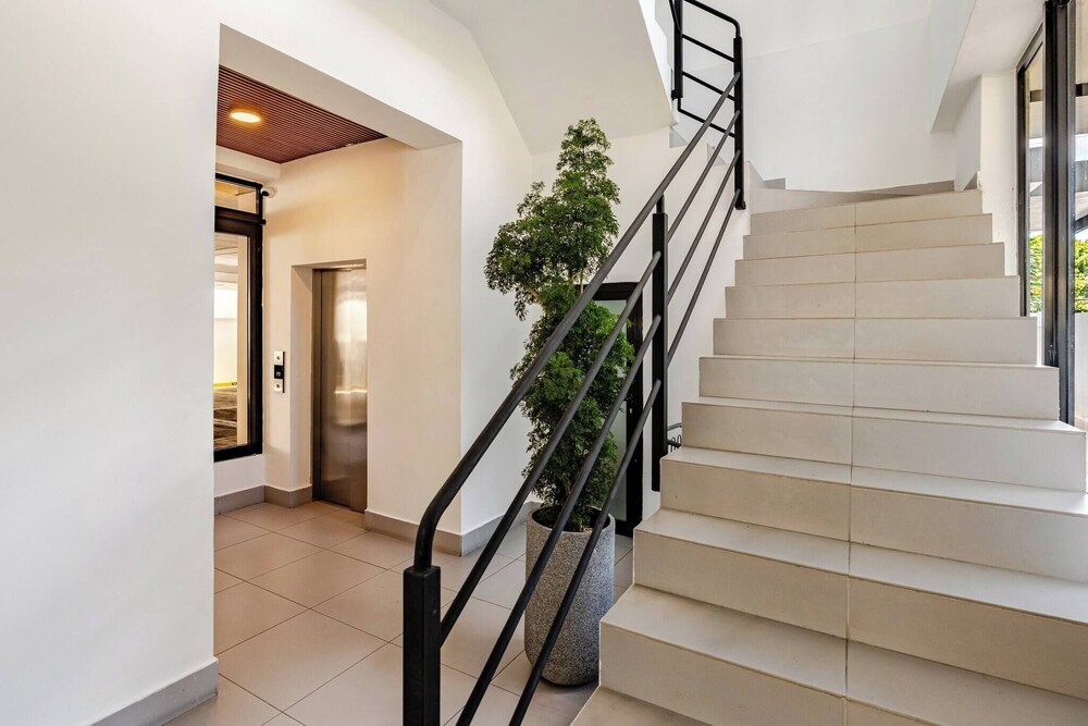Luxurious Santo Domingo Apartment in Heart of the City, Wifi, Pool, Parking Free