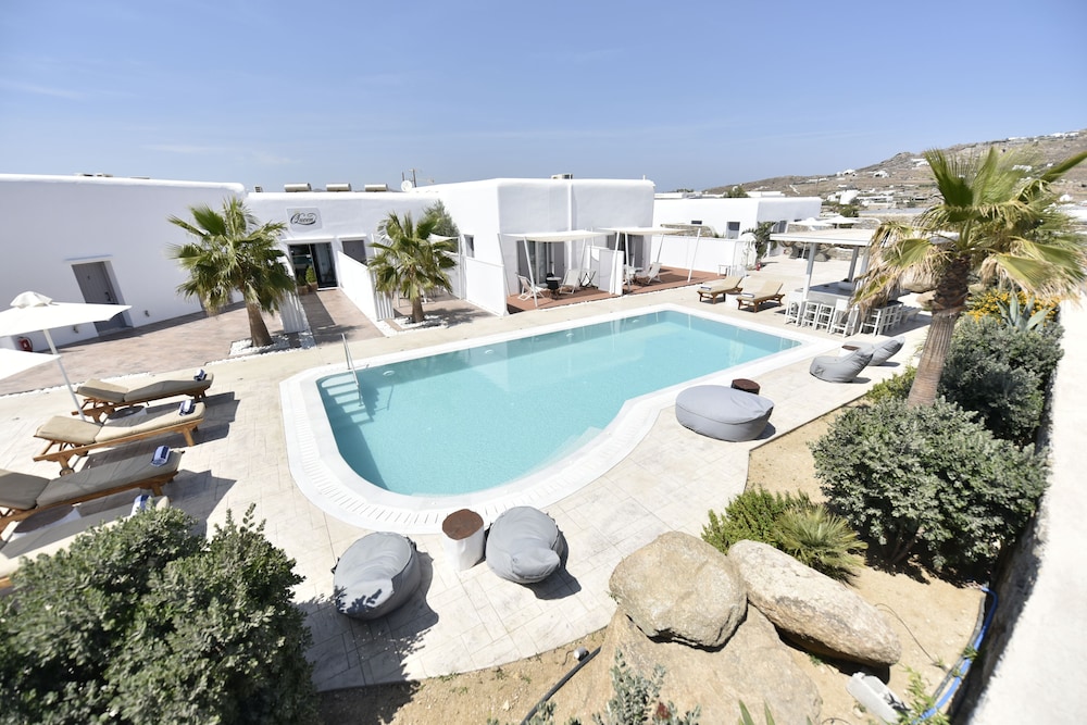 Queen Boutique Suites