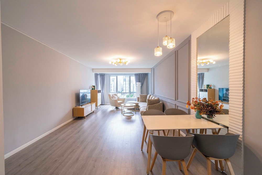 Tyms Xujiahui Prime 2BR APTGarden