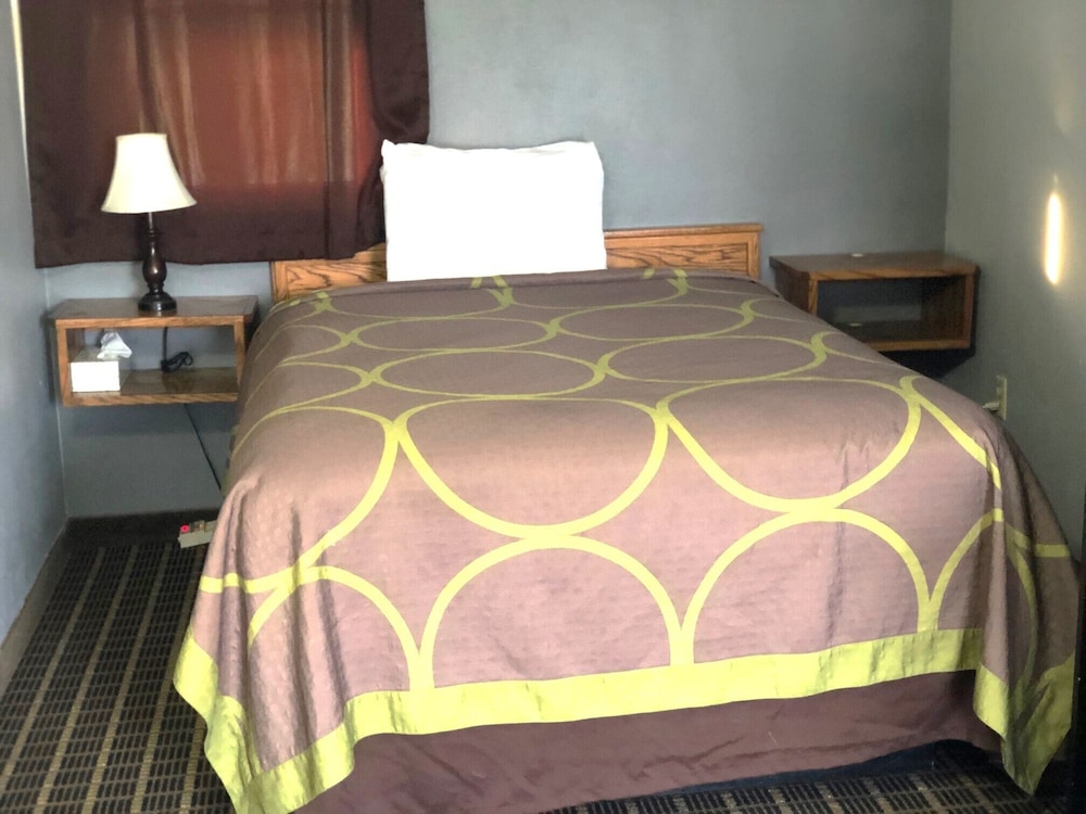 Hawkeye Motel