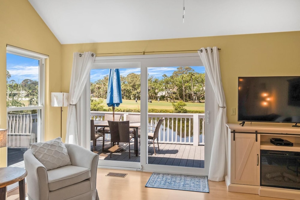Beautifully Maintained 3-bed, 3-bath Home Offers Comfort & Privacy