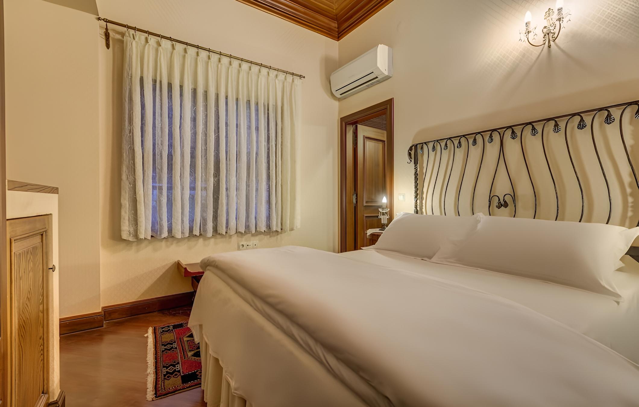 Kaucuk Hotel