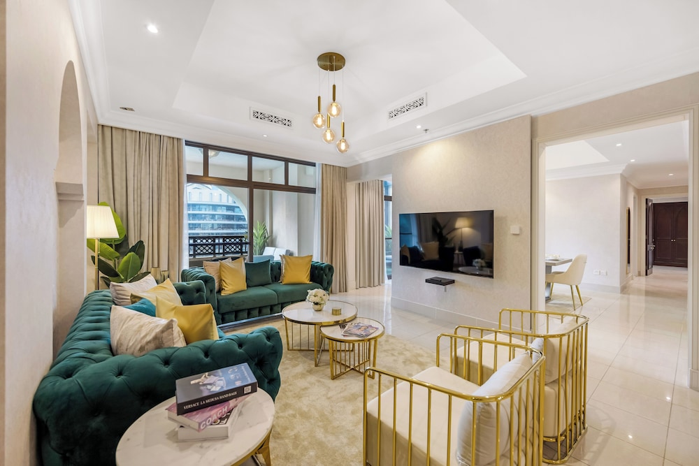 Durrani Homes - Heaven on Earth collection 5BR with panorama Burj Khalifa and fountain views