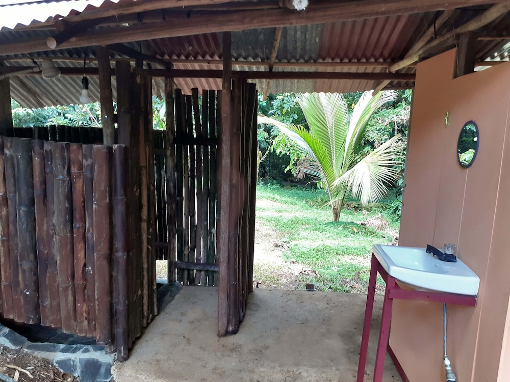 Vanilla Jungle Lodge - Bed & Breakfast