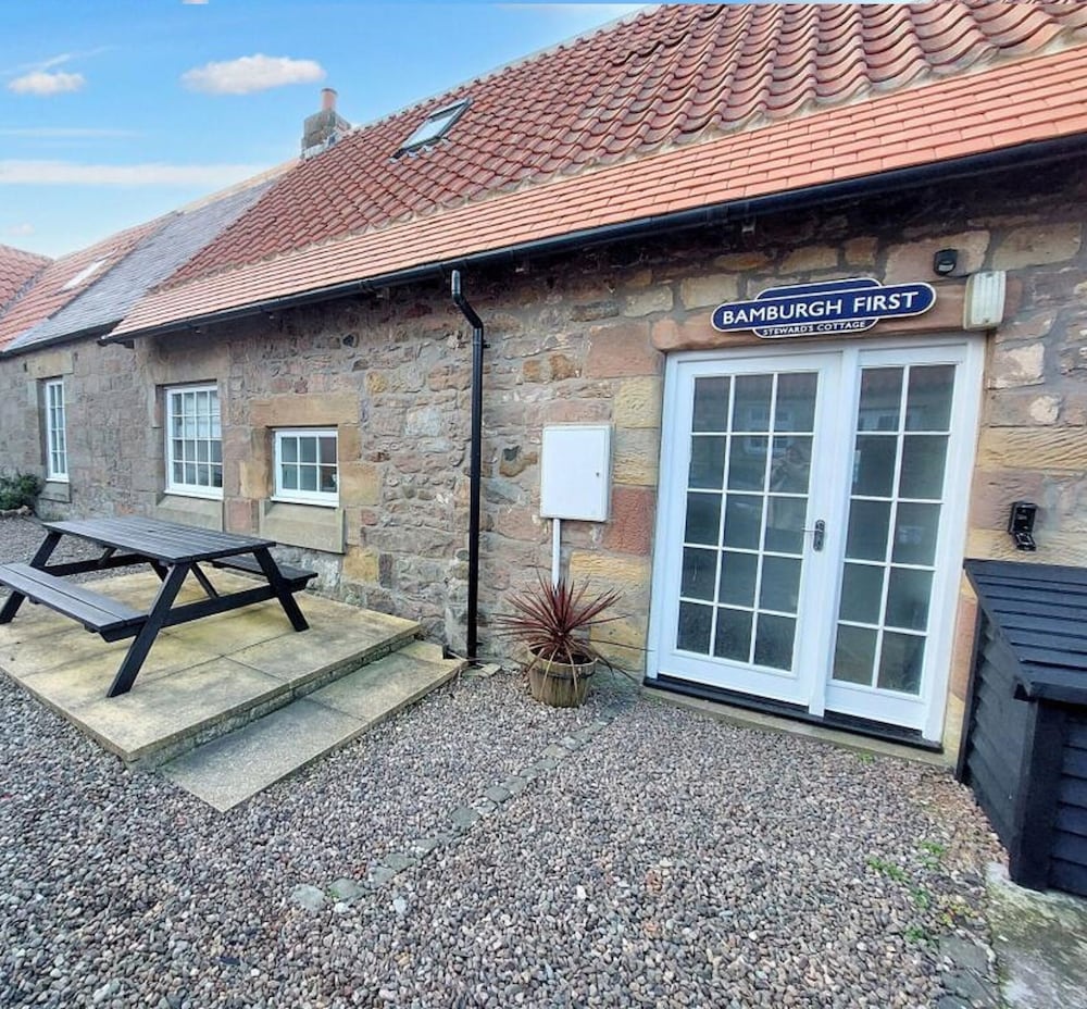 3 Bedrooms - 2 Bathrooms - Parking - Dog Friendly - Wifi - Nr Bamburgh & Berwick