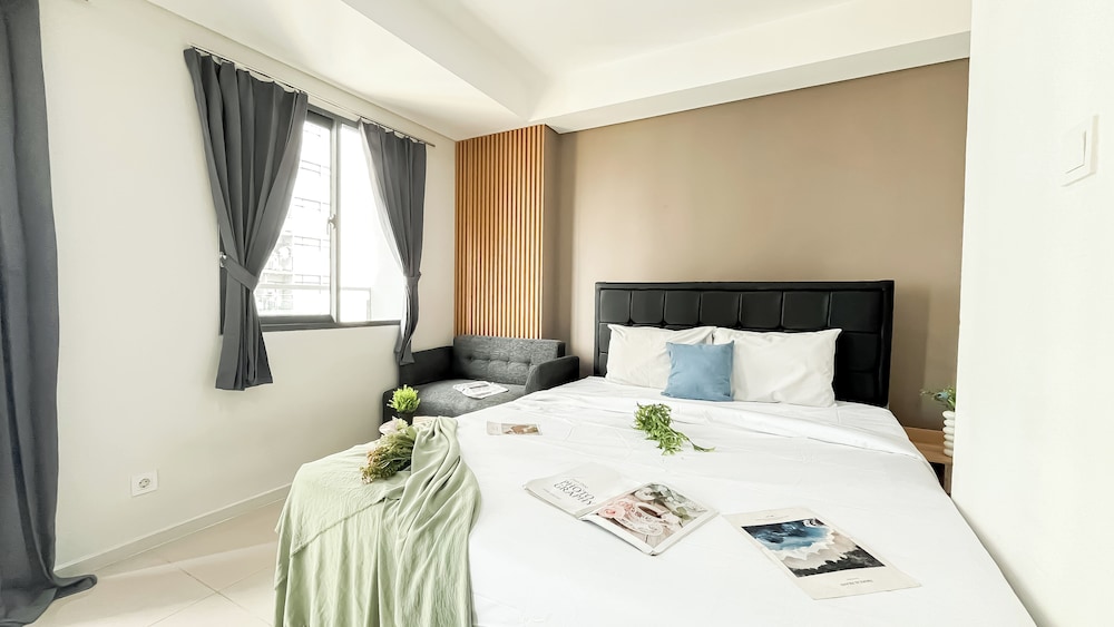 Studio Near Kalideres Station At Daan Mogot City Apartment