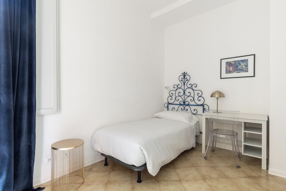 Gombruti Vintage Apartment by Wonderful Italy