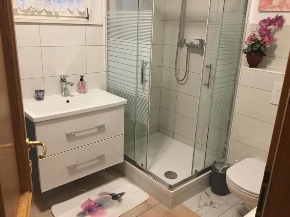 Lovely Room With Barbecue Terrace and Free Parking on Premises view 4