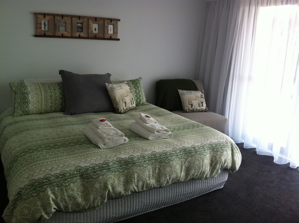 Corinella On The Esplanade Bed & Breakfast