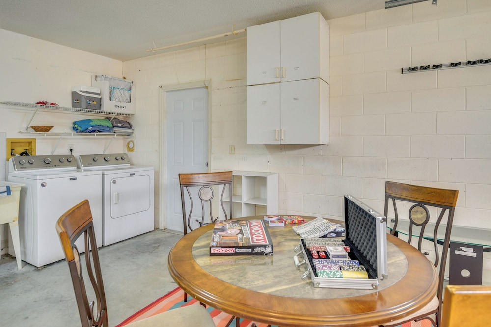 Private Pool & Park Access: Cozy South Daytona Gem