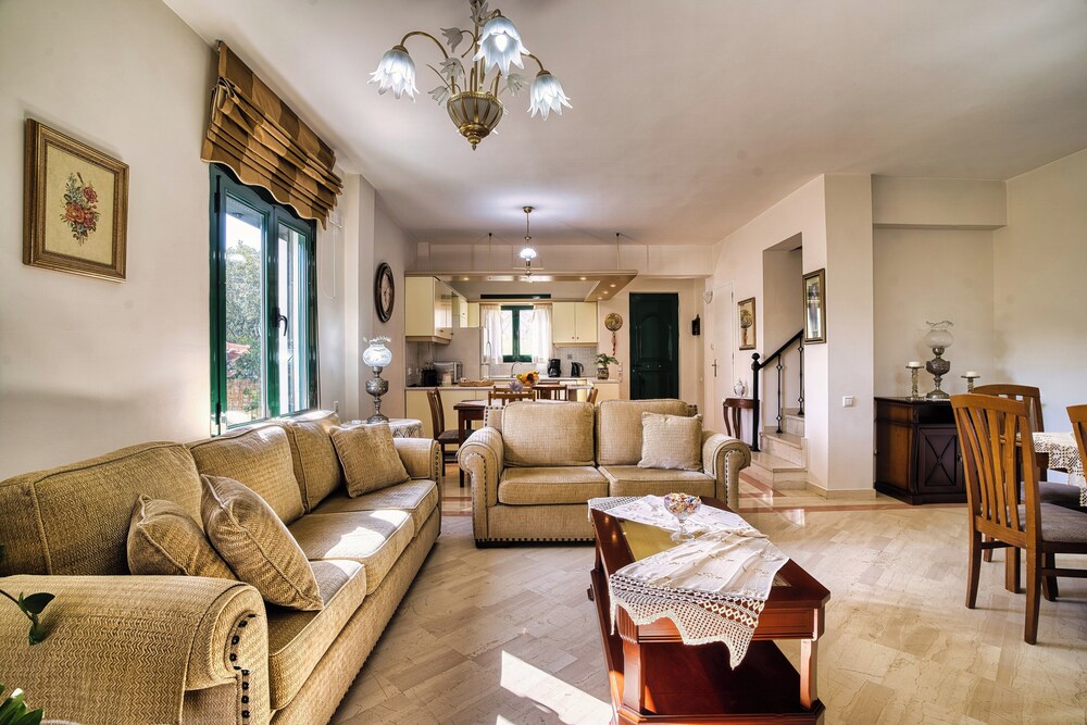 Marilizas Spacious Maisonette